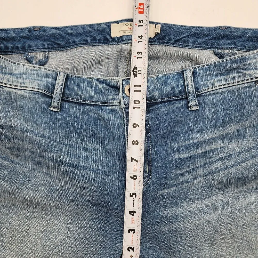 Torrid Denim Women's Jeans Blue‎ Plus Size 24R Whiskers Stone Wash